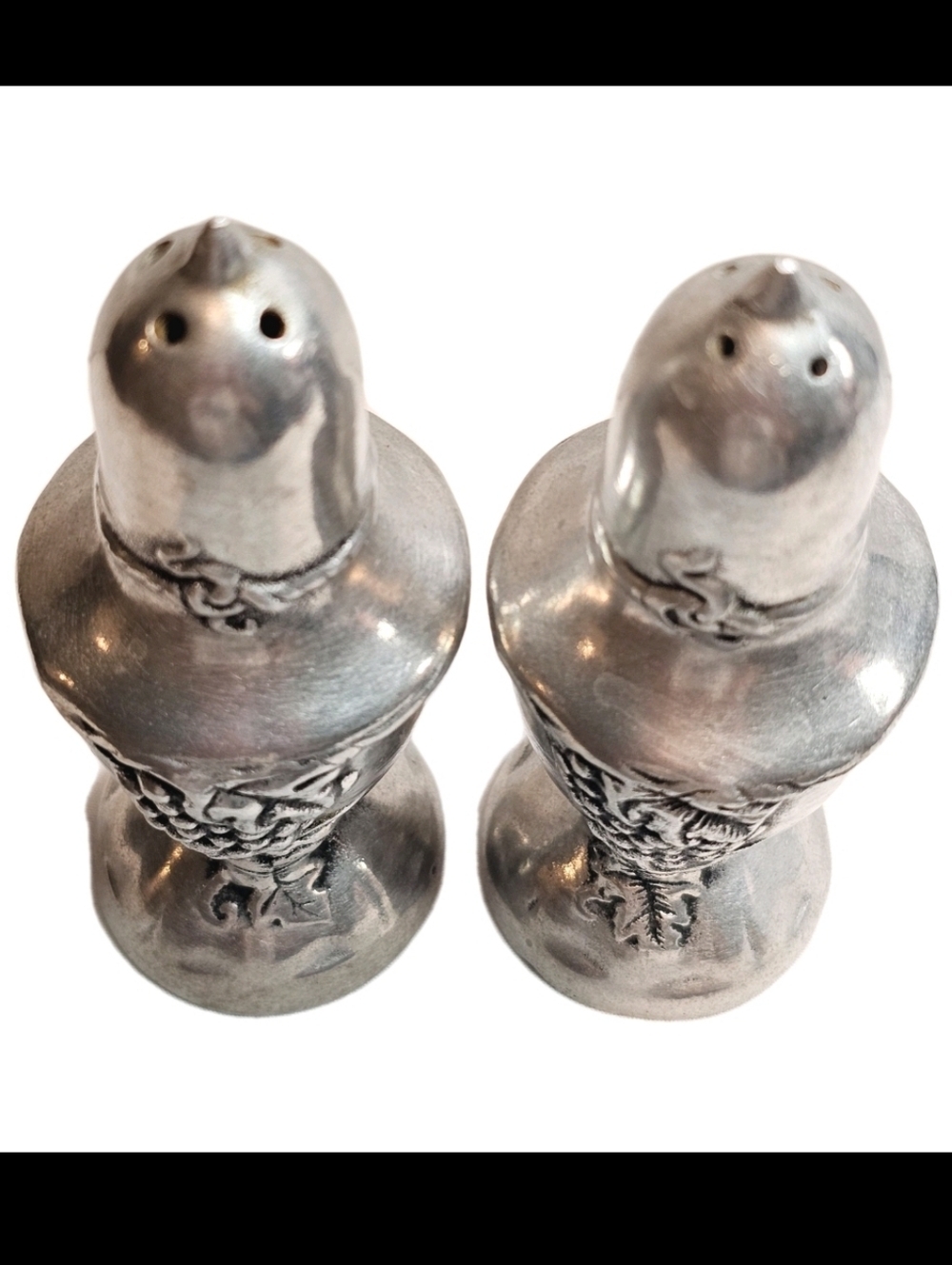Vintage Collectible Pewter Vineyard Grapes Victorian Salt & Pepper Shakers - Picture 6 of 8
